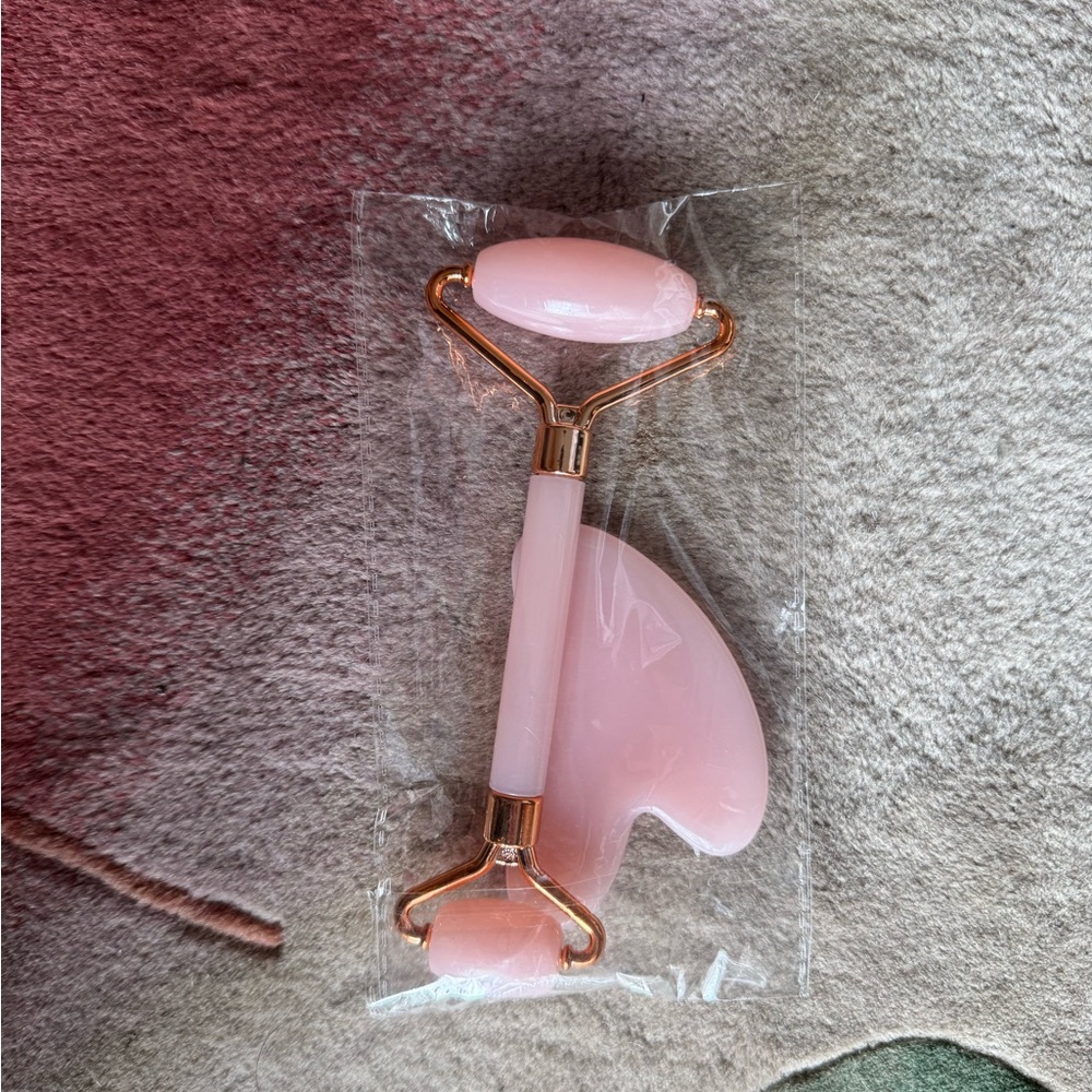 Pink Facial Roller and Gua Sha Set